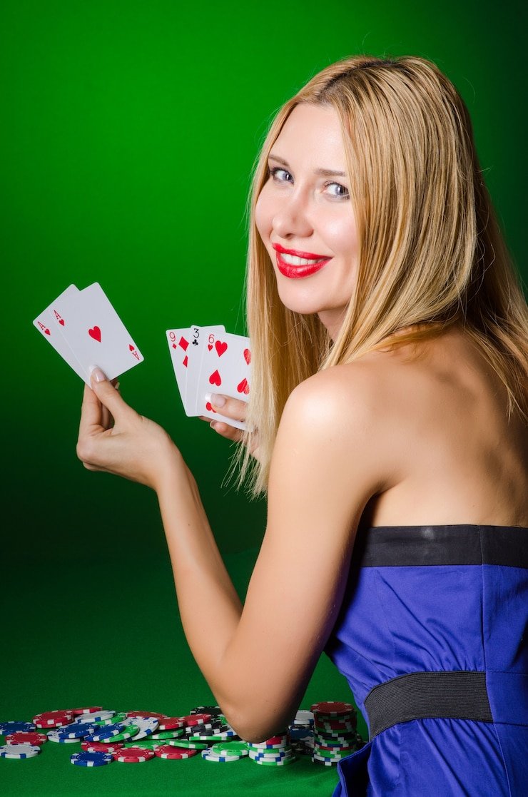 Sakong betting interface and chat on skywin777 app